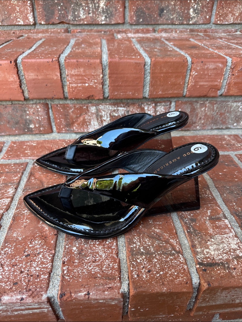 Good American Transparent Wedge Thong Sandal in Black Neoprene Women's Size 9 - Picture 3 of 8